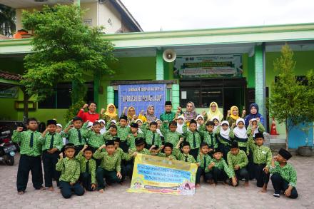 Pelaksanaan SUB PIN POLIO 2024 di Desa Jajar : Kolaborasi Pemdes Jajar dan Tim Kesehatan